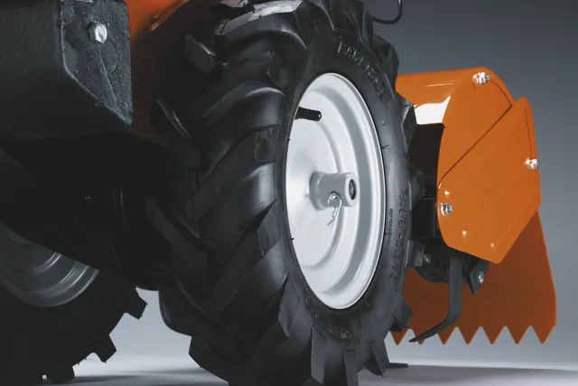 Ruedas motrices con neumáticos chevron